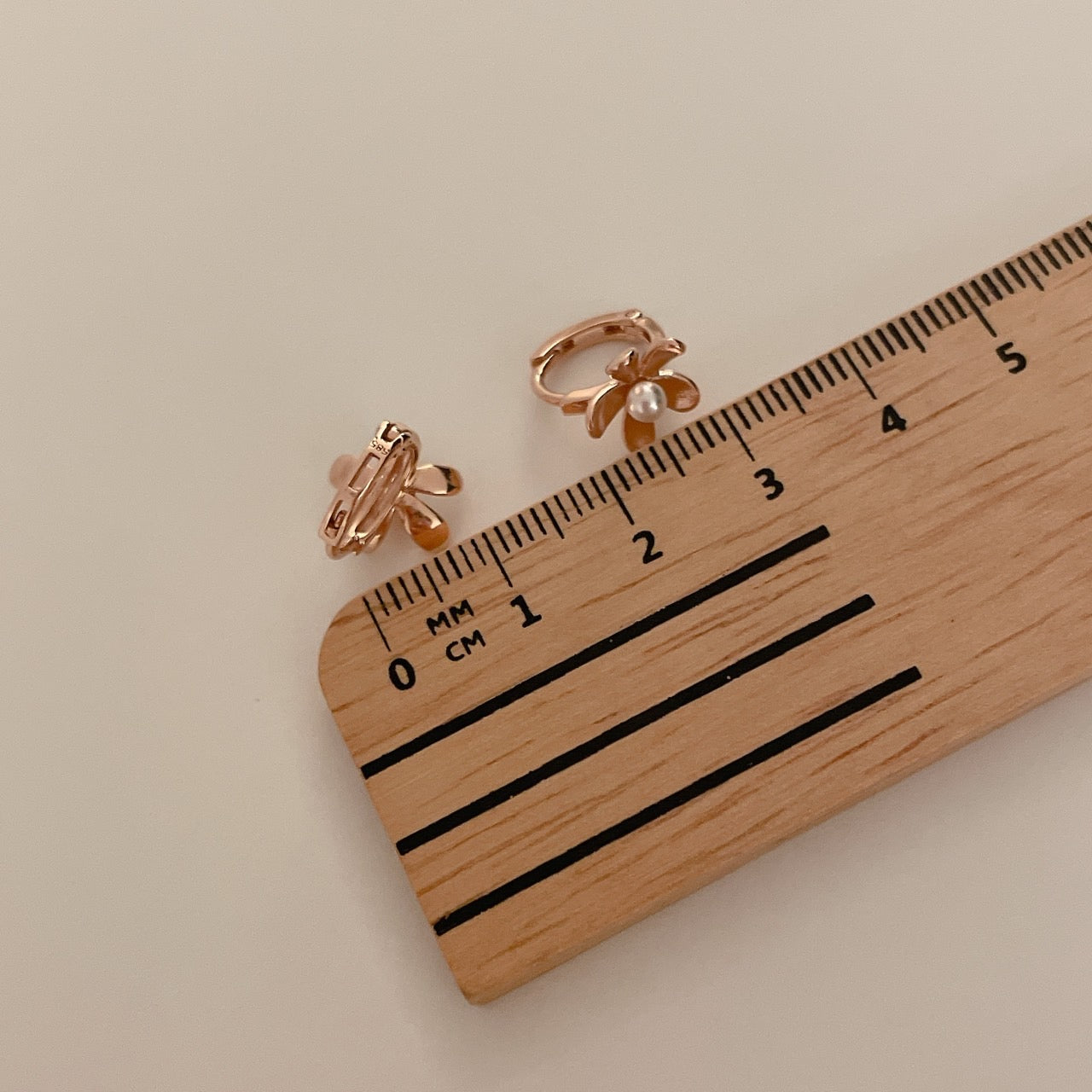 Flower Pearl Earrings