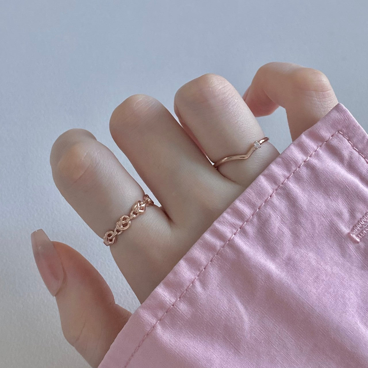 V & Pretzel Ring