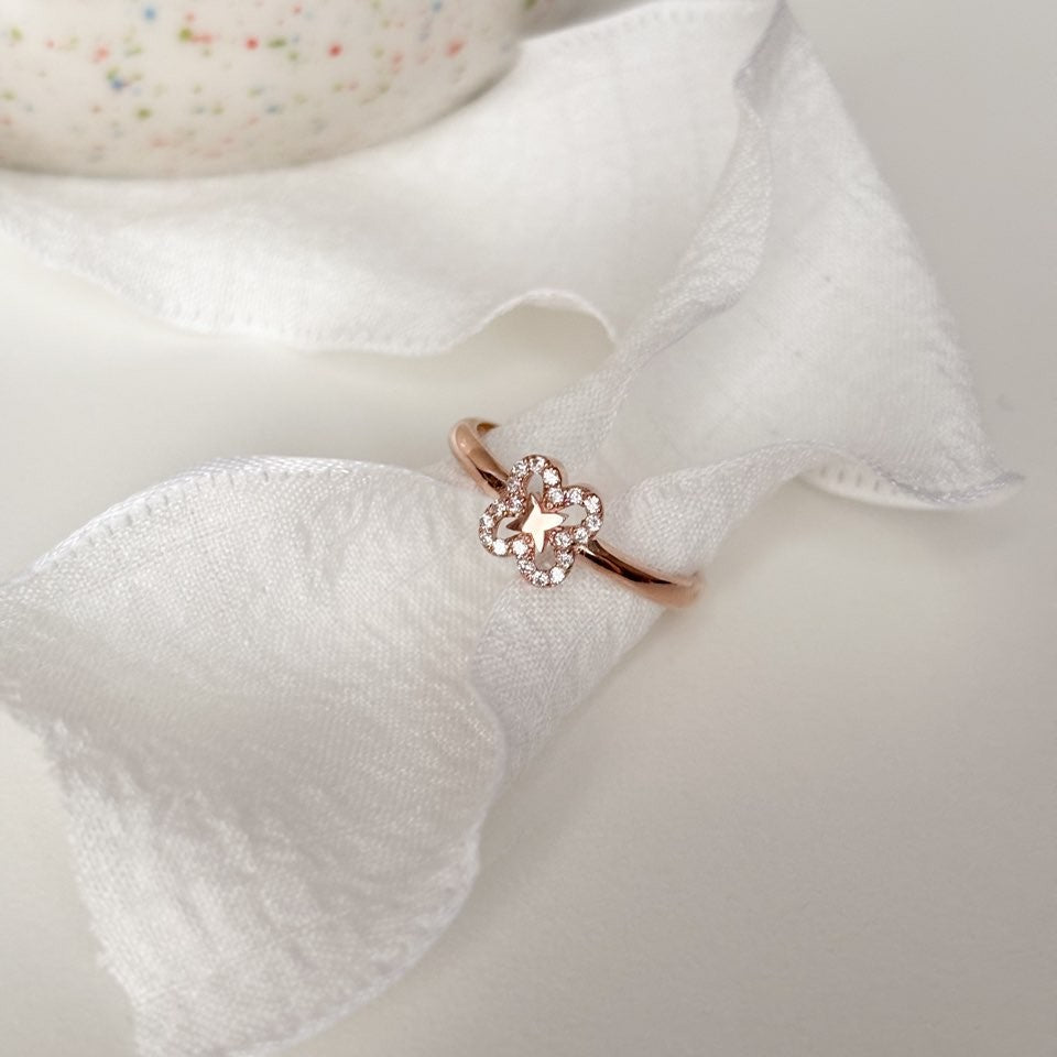 Clover Ring