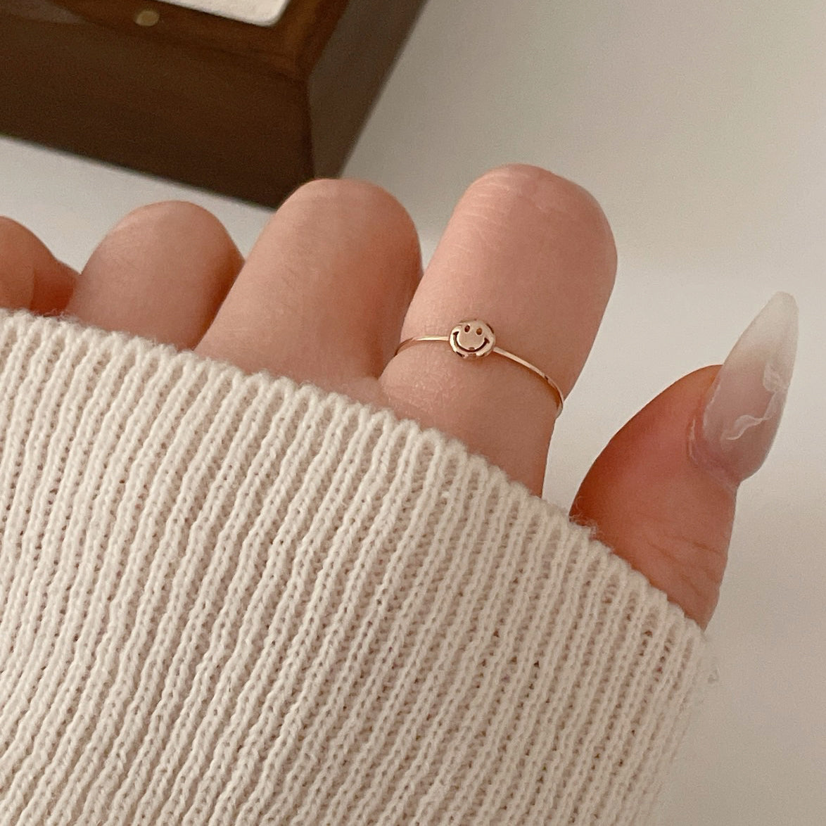 Delicate Rings