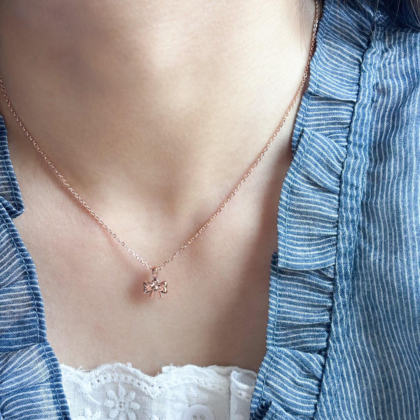 Bow Necklace