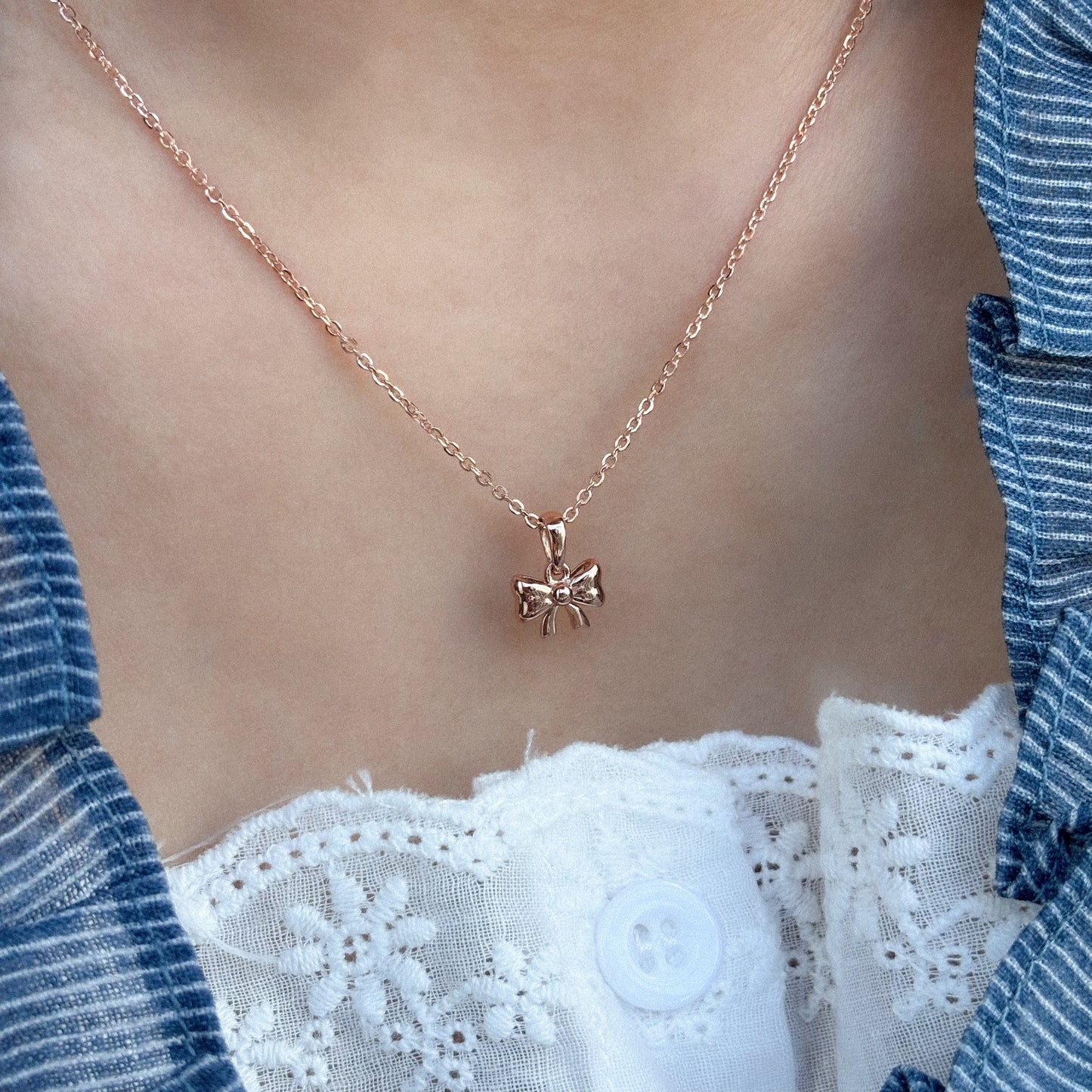 Bow Necklace