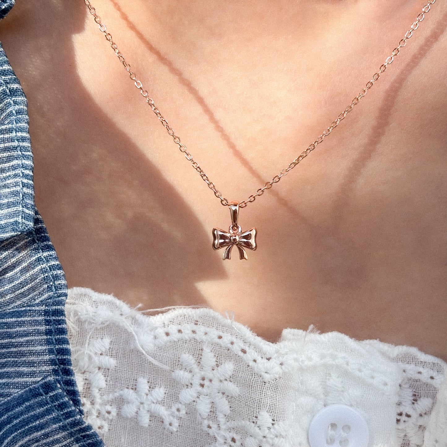 Bow Necklace
