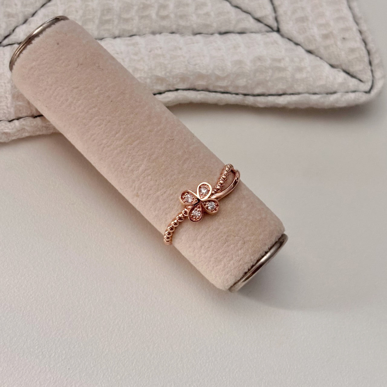 Clover Ring