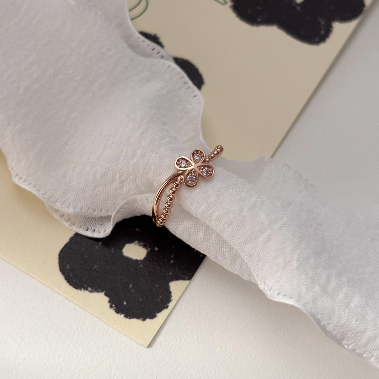 Clover Ring