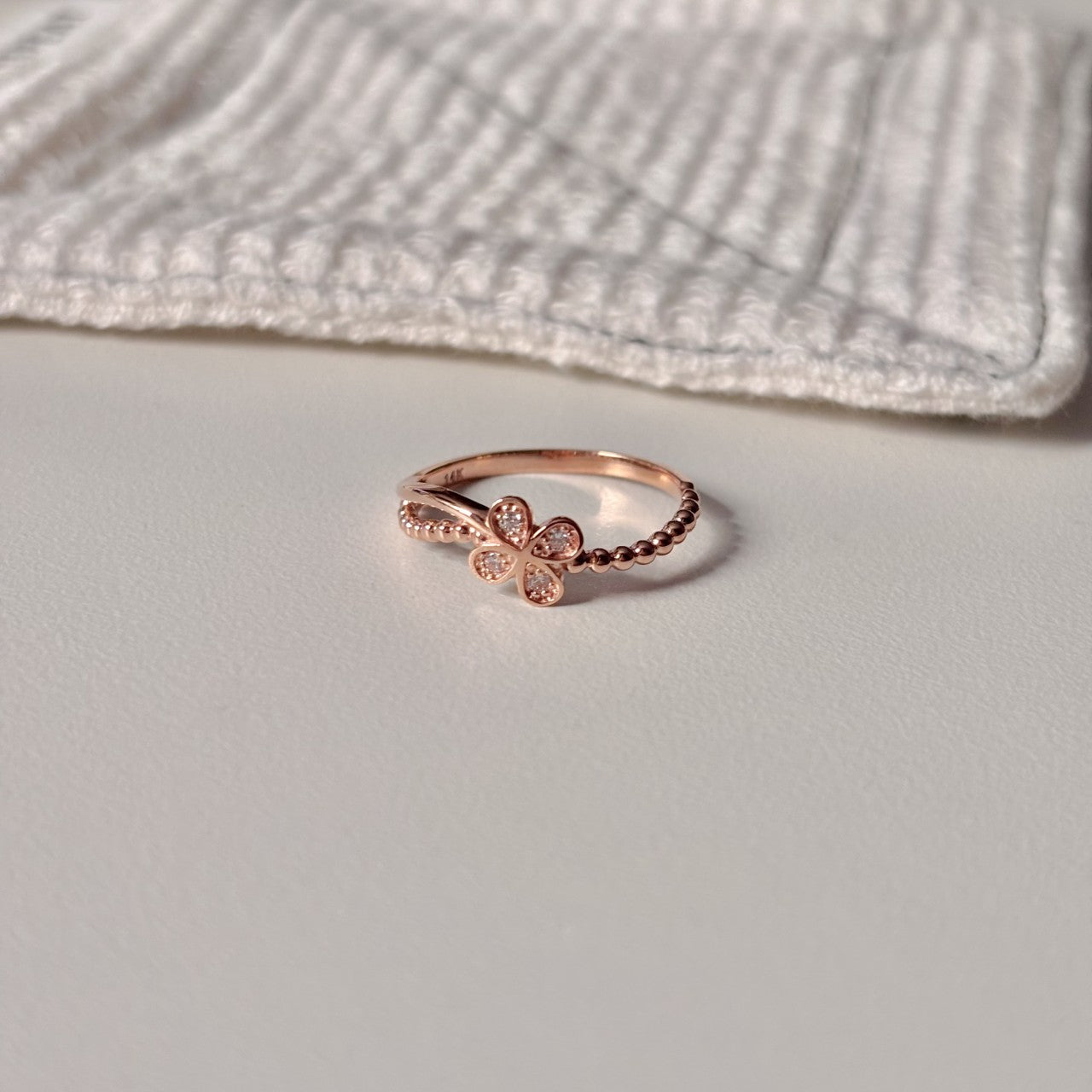 Clover Ring