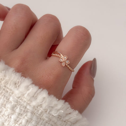 Clover Ring