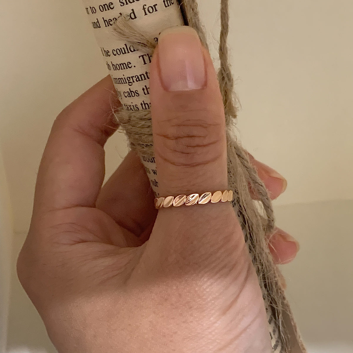 14K Solid Gold Leaf Pattern Ring, Oval Textured Band, Dainty Stacking Ring, Everyday Jewelry Gift for Her