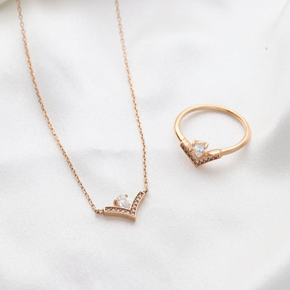 Teardrop V Necklace