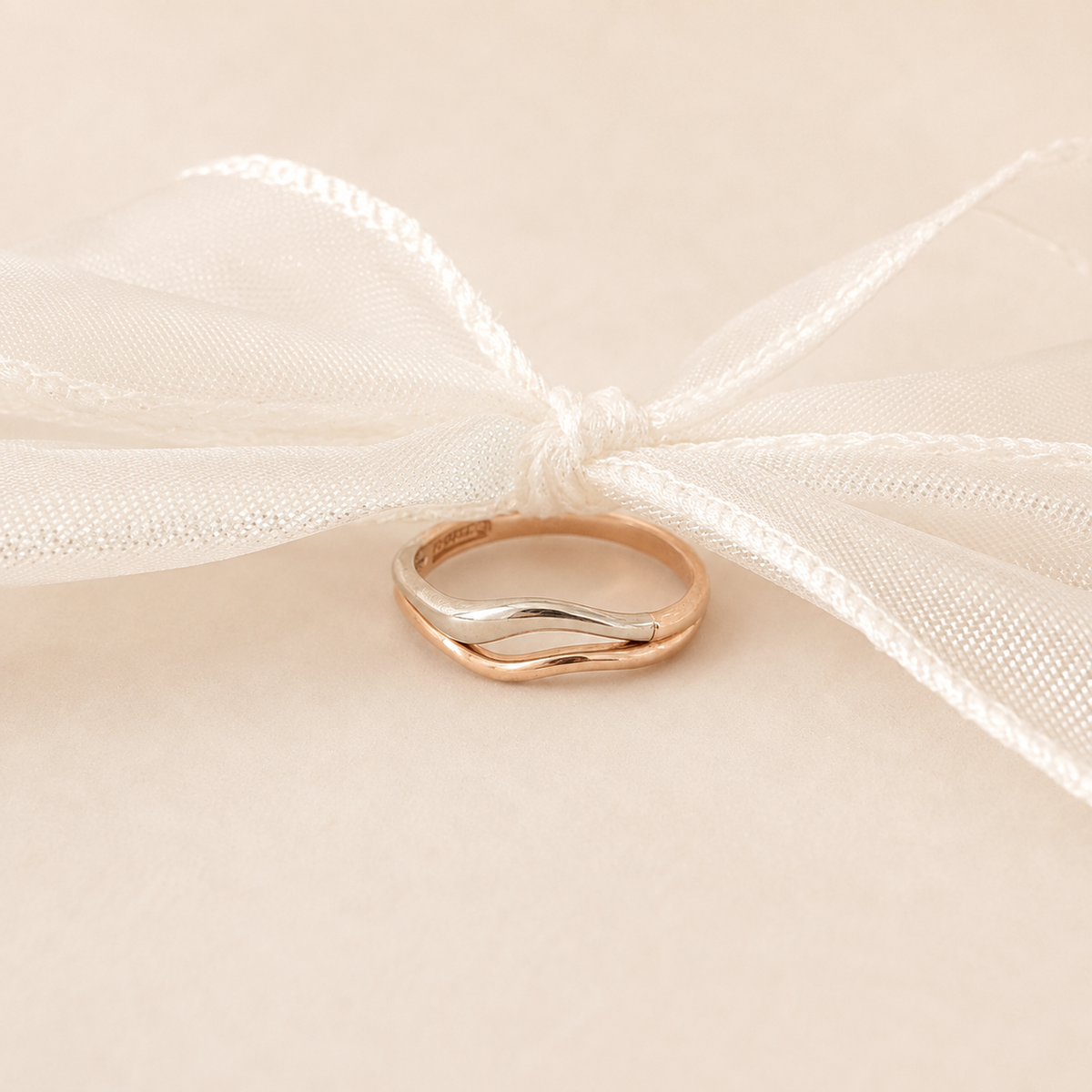 Two Tone Wavy Band