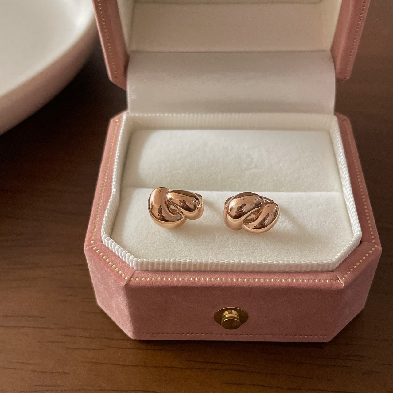 Curve Hoop Earrings