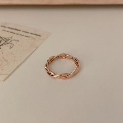 Twist Ring