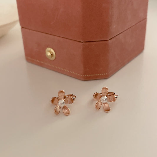 Flower Pearl Earrings