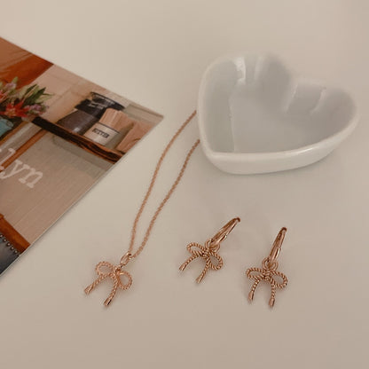 Rope Twist Bow Necklace