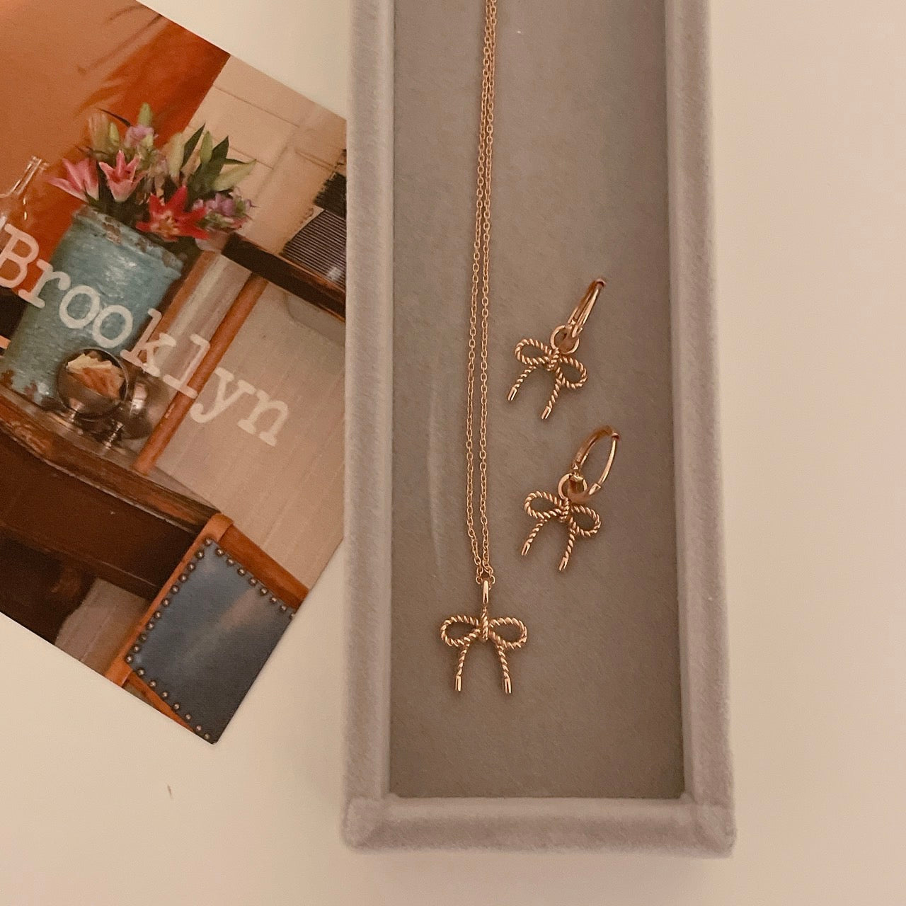 Rope Twist Bow Necklace