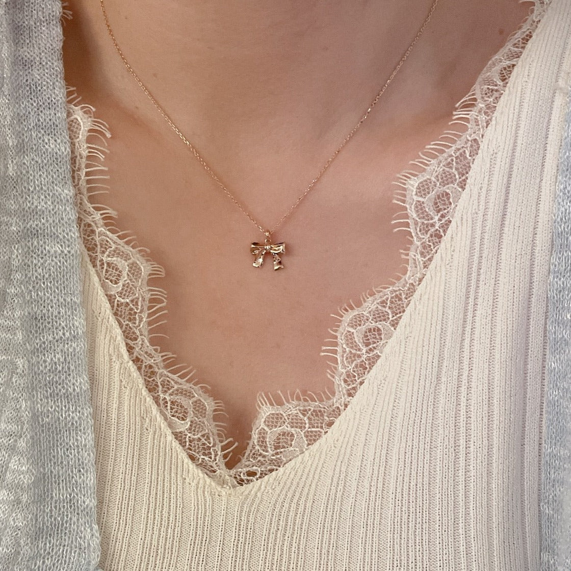 Bow Necklace