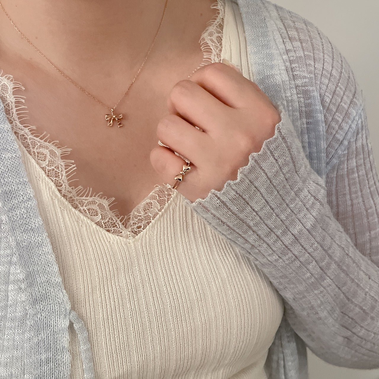 Bow Necklace