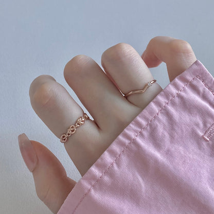V & Pretzel Ring