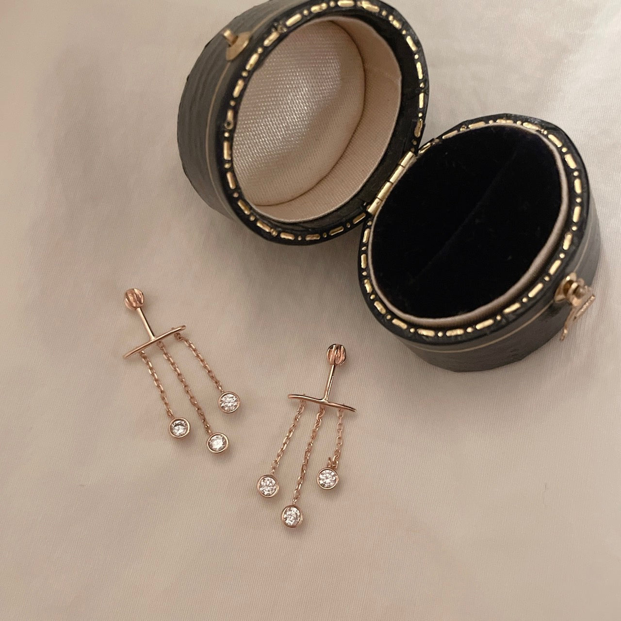 Dangle Piercing