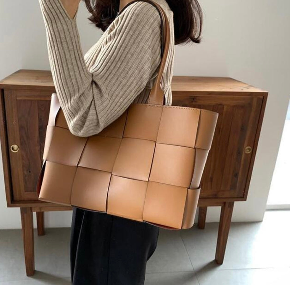 Large Woven Tote Bag with Pouch