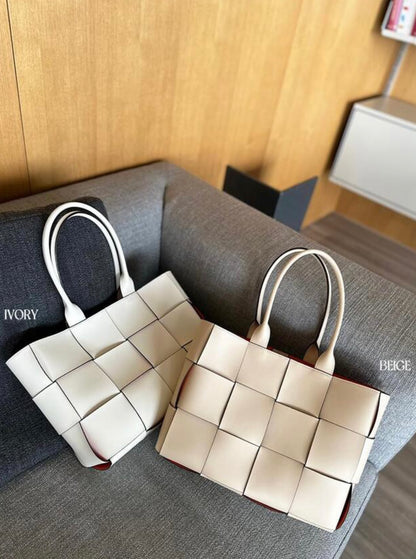 Large Woven Tote Bag with Pouch