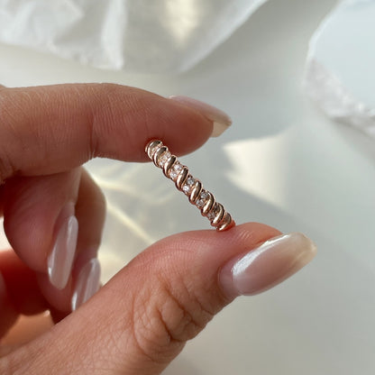 Twist Ring