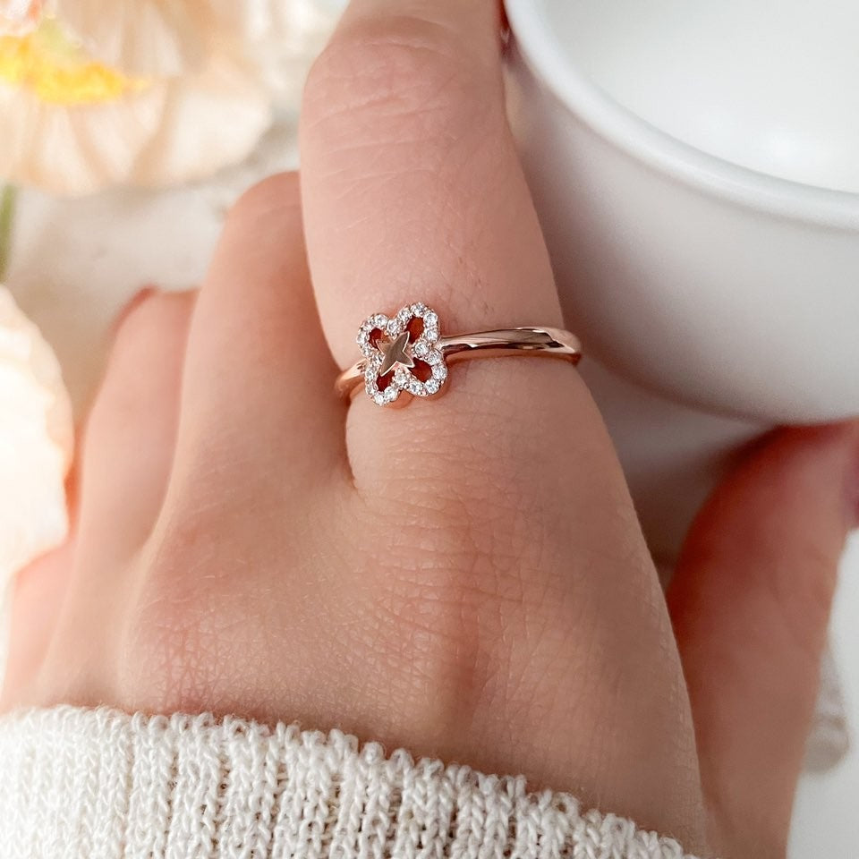 Clover Ring