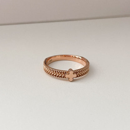 Clover Ring