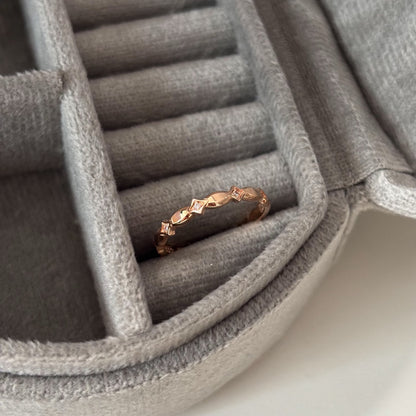 Oval Rhombus Ring