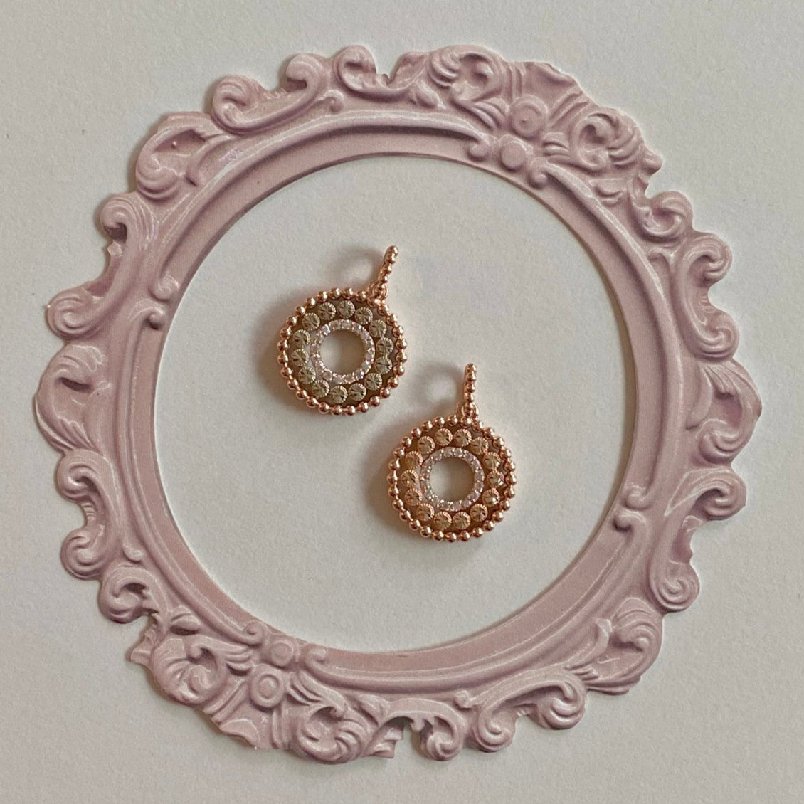 Round Pendant