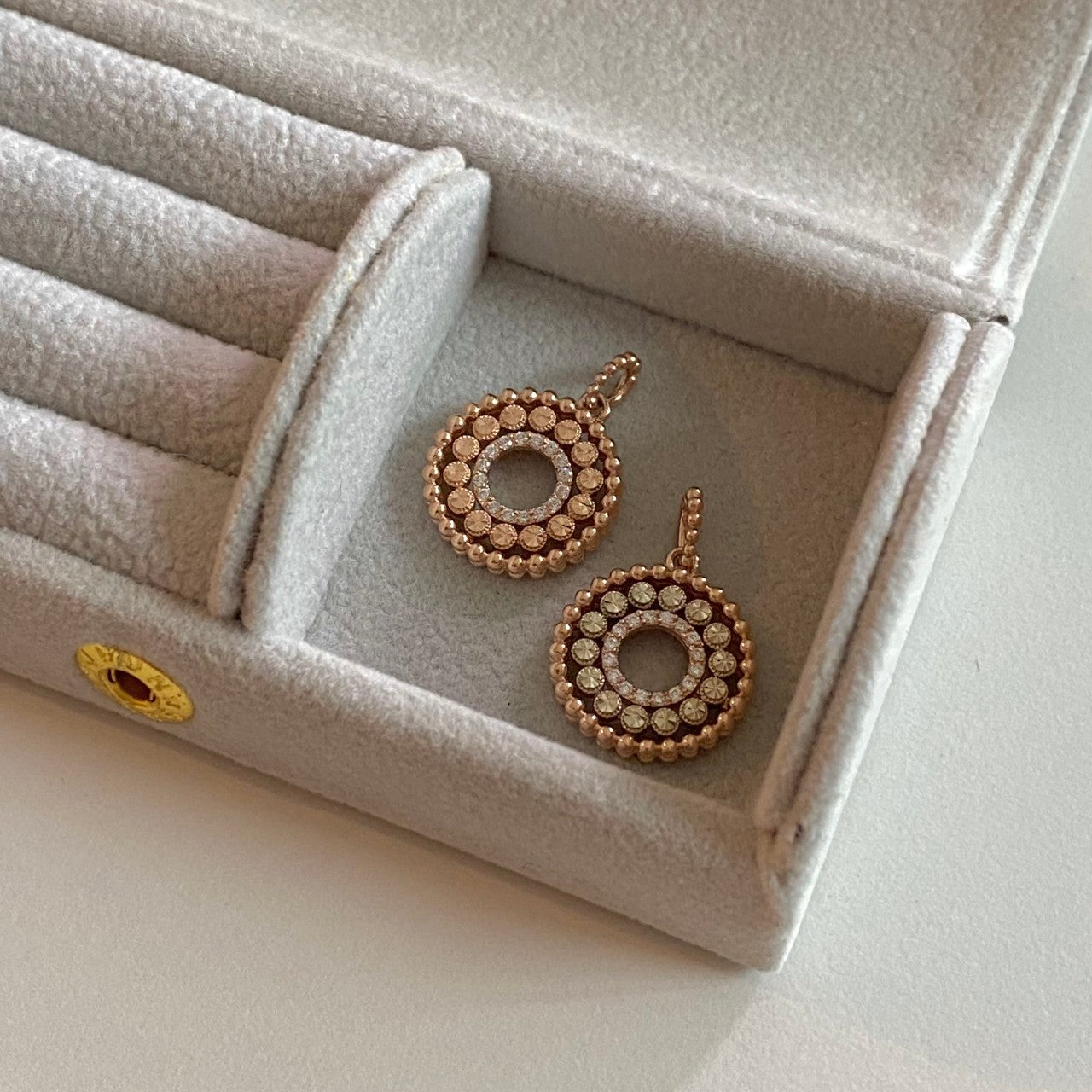 Round Pendant