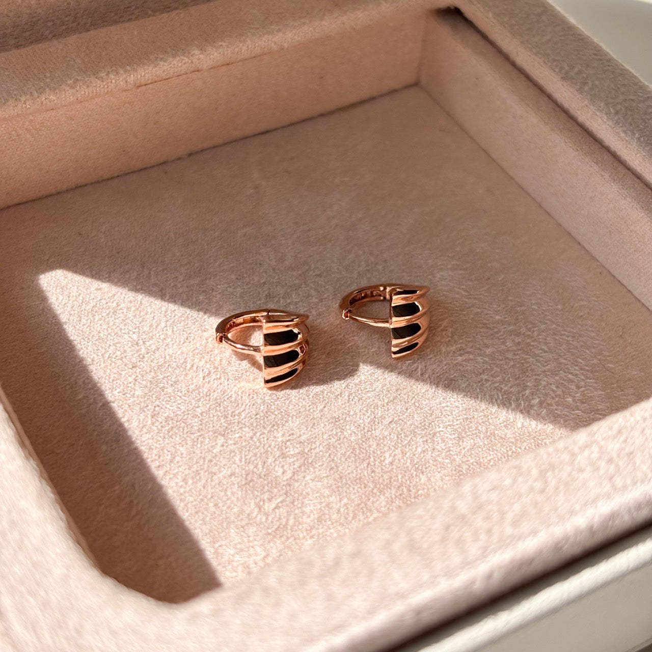 Ribbed Hoop Earrings