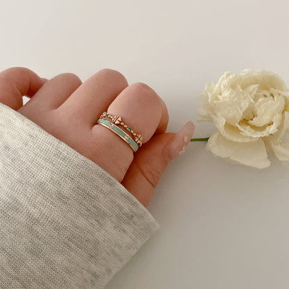 Clover Ring