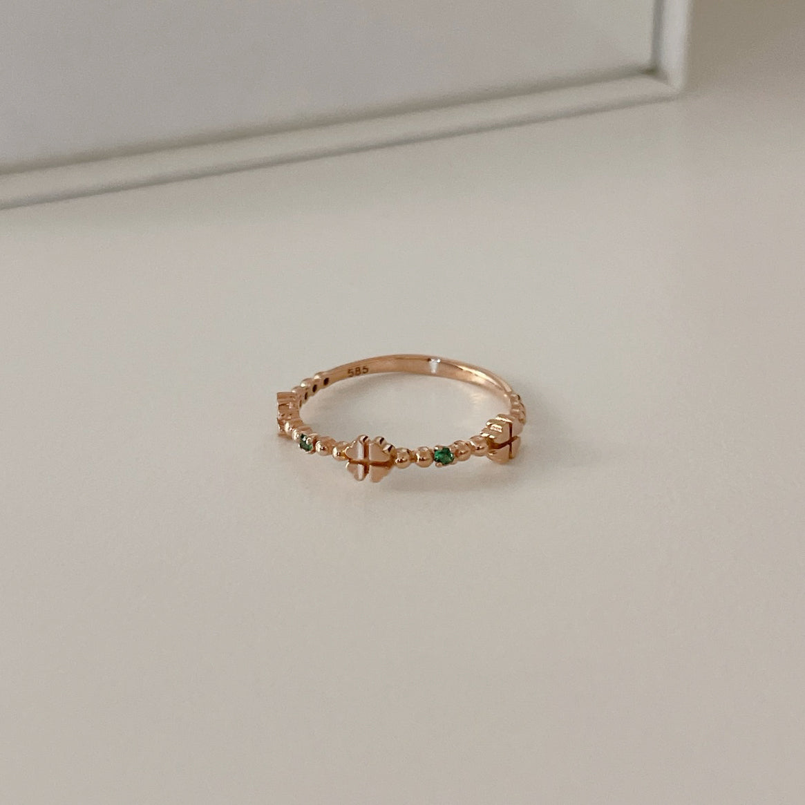 Clover Ring