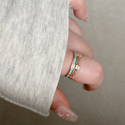 Clover Ring