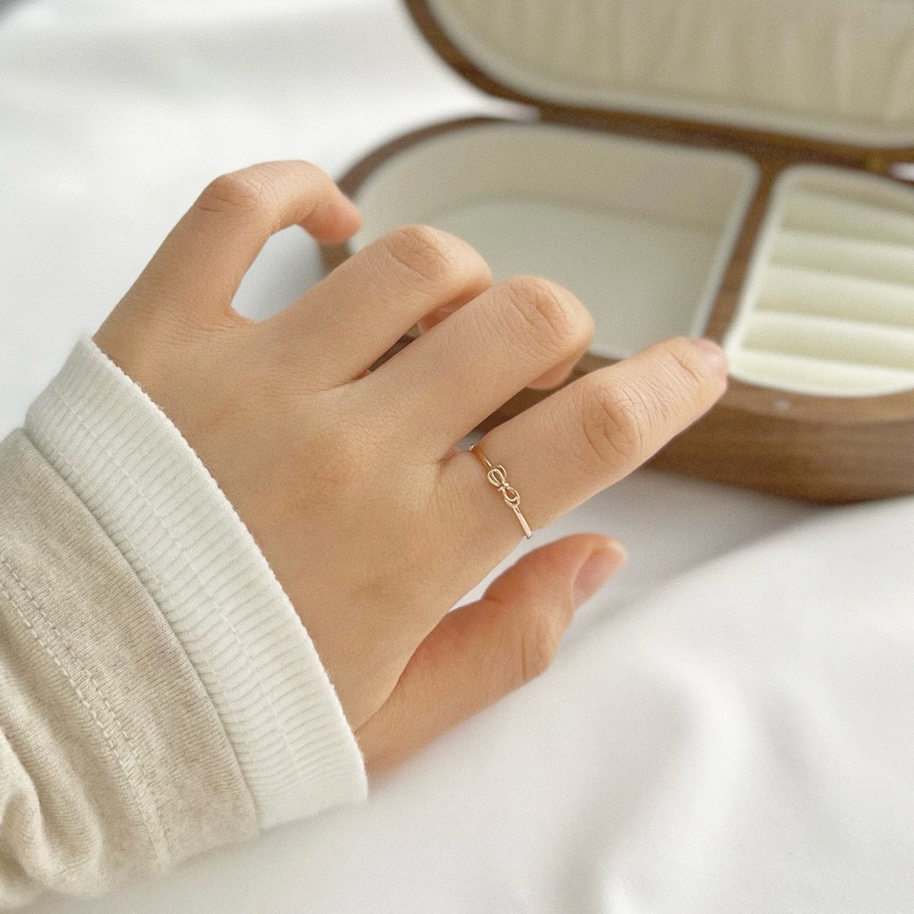 Mini Bow Ring