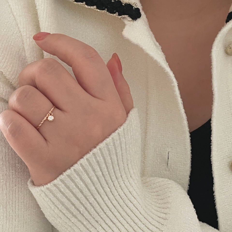 Twisted Dangle Ring