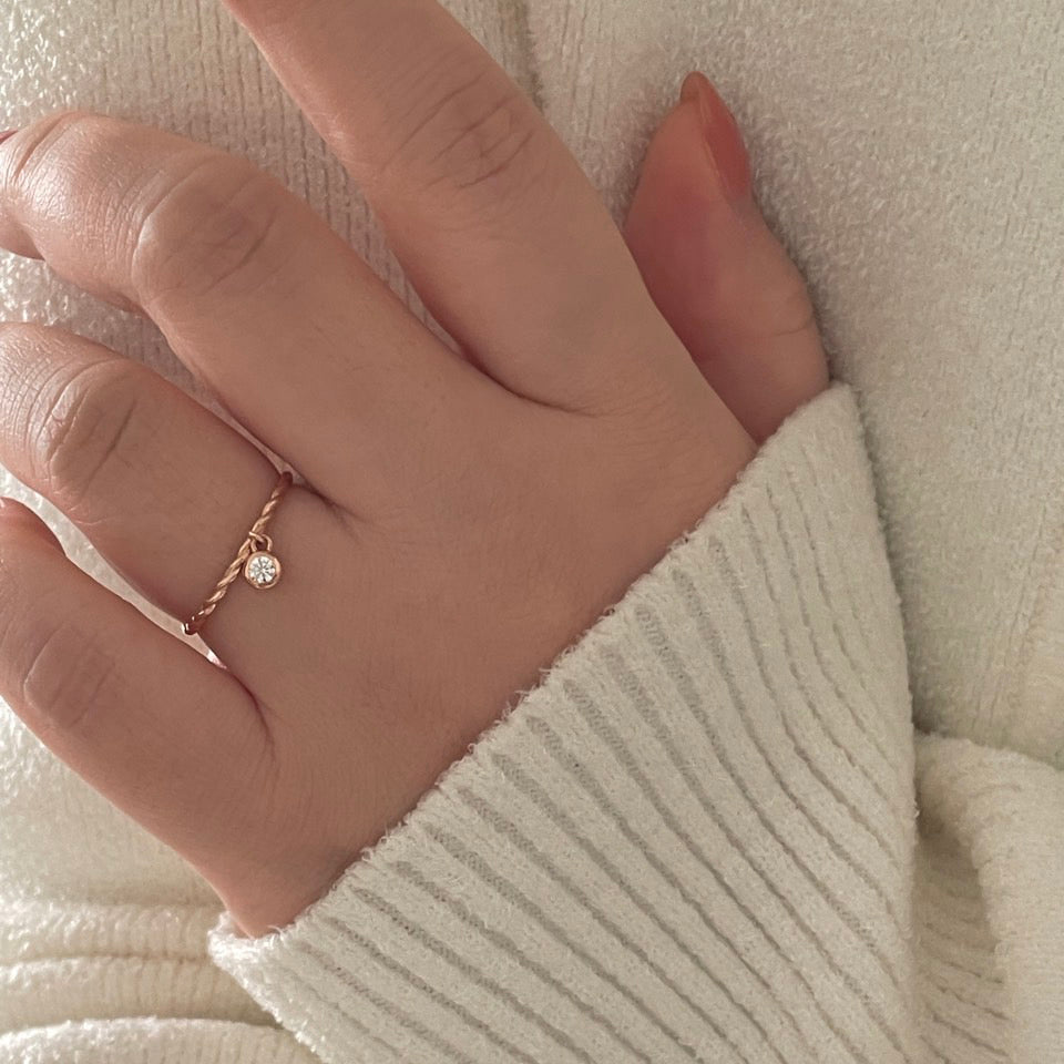 Twisted Dangle Ring