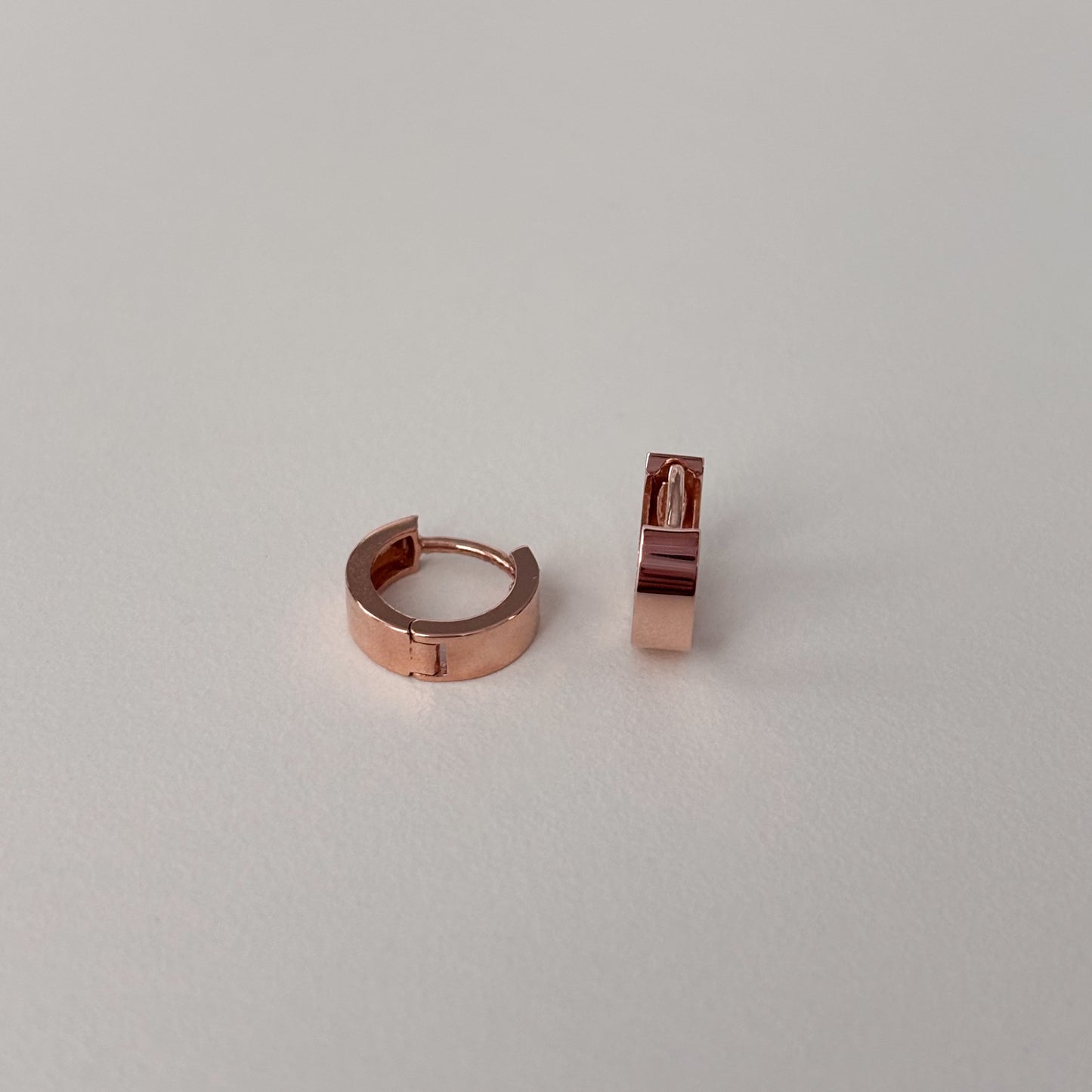 Tapered Hoop Earrings