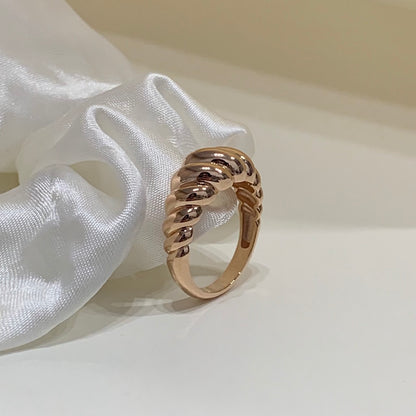 Croissant Ring