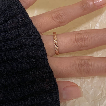 14K Solid Gold Leaf Pattern Ring, Oval Textured Band, Dainty Stacking Ring, Everyday Jewelry Gift for Her