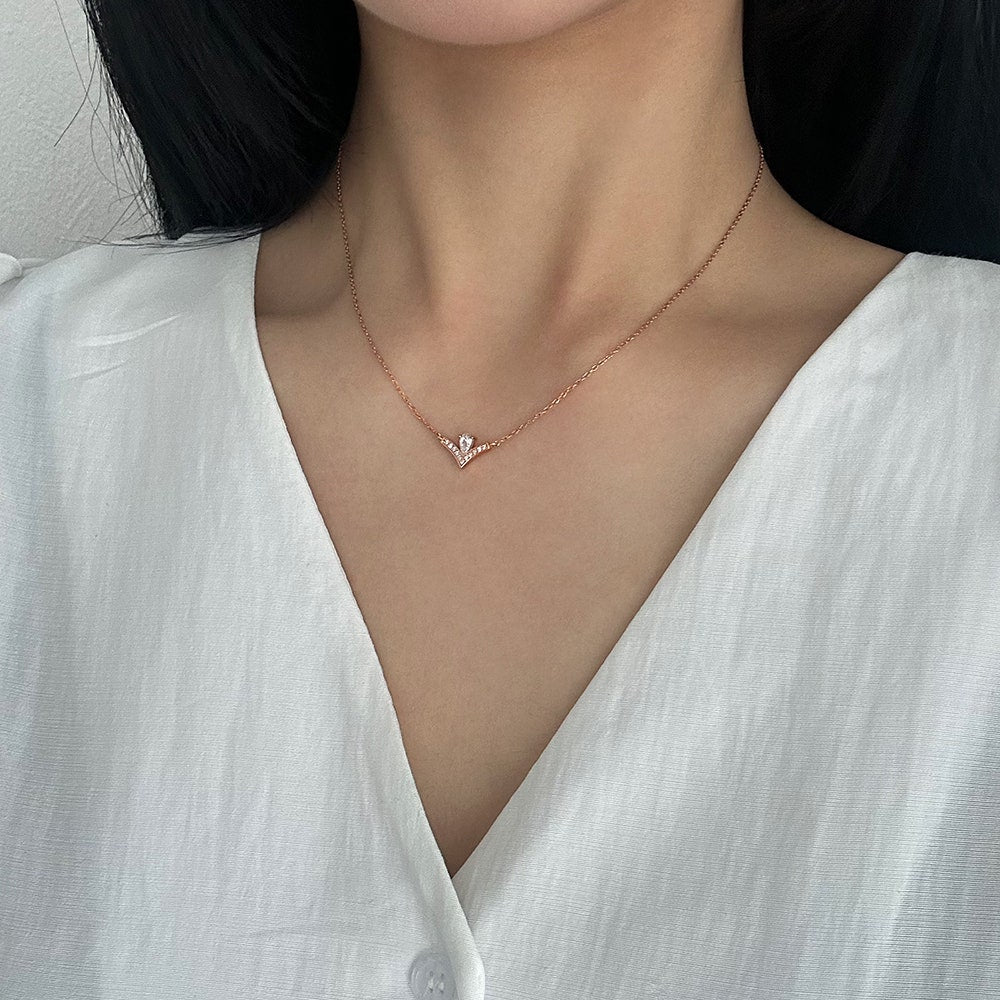 Teardrop V Necklace