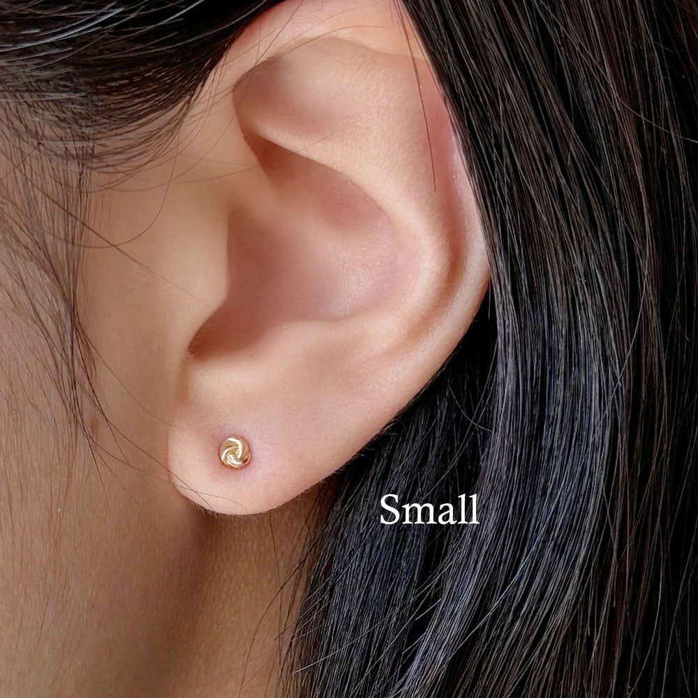 Love Knot Stud Piercing